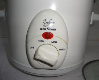 1 Qt. Crofton Crock Pot, Works, Good Condition, 9 1/2W x 8 1/2D