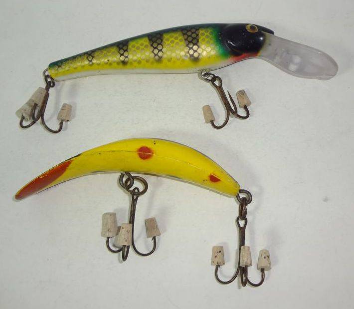 Two Musky Fishing Lures in Good Condition For Age, Musky Mania Tackle  Ernie 9L, T60 Flatfish 6L Auction