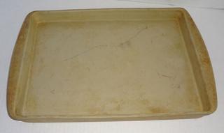 Heuy-Chang, Kitchen, Stoneware Baking Dish 8x2 Stainedused